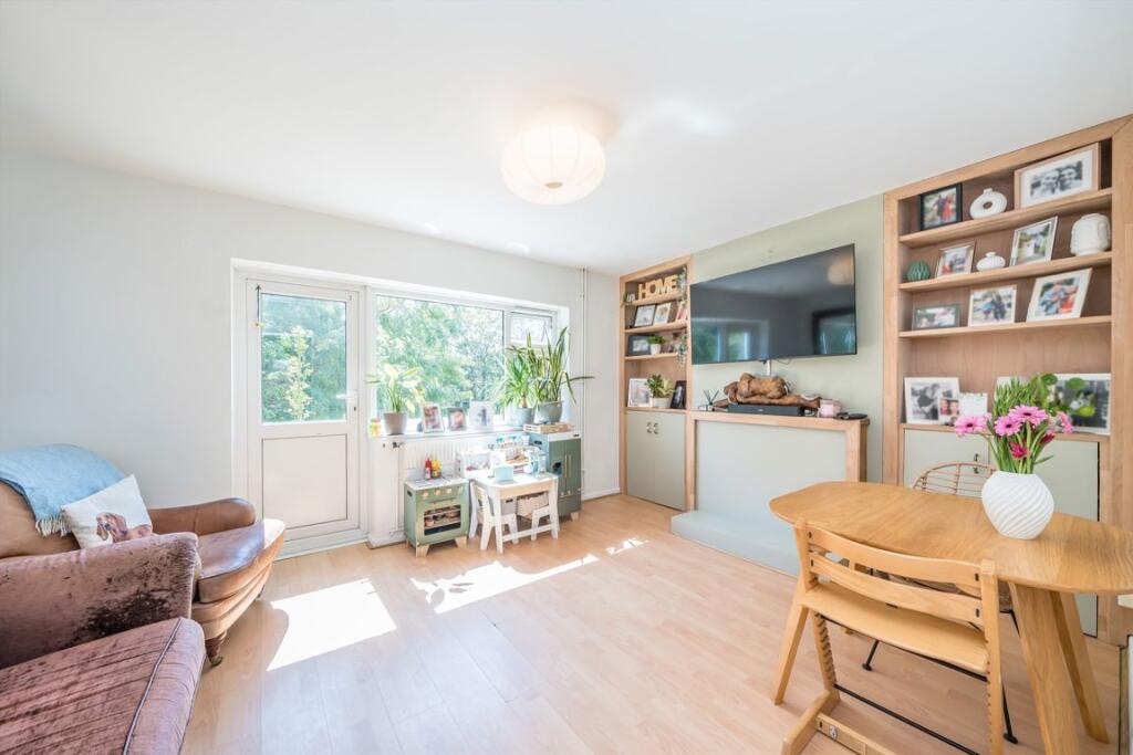 Apartment in Twickenham - View 3