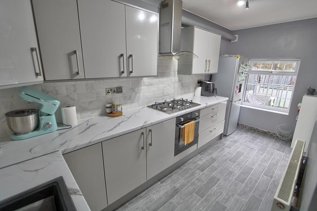 House in Walsall, West Midlands - View 4