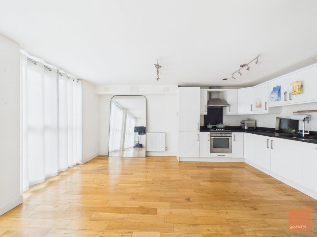 Apartment in Truro - View 5