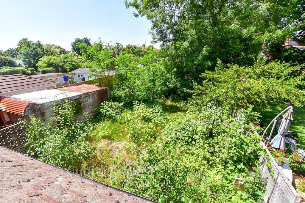 House in Havant, Hampshire - View 2