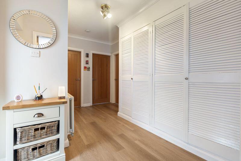 54 Birch Hill Close, Onchan photo 4