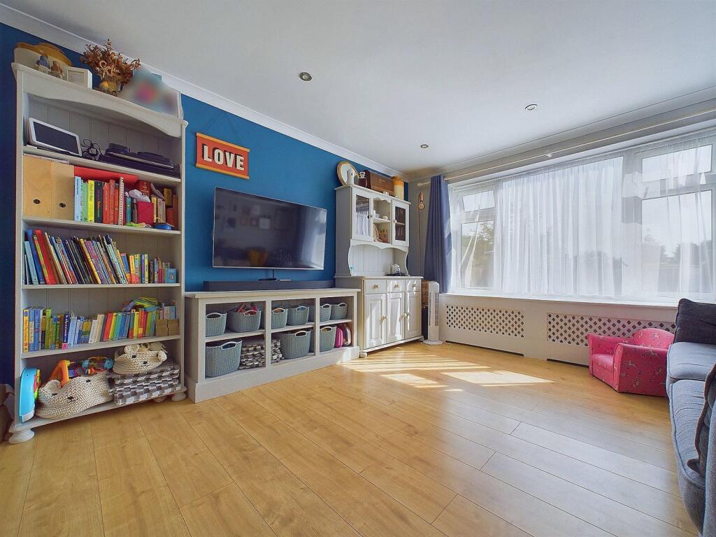 Apartment in Adur, Sompting - View 2
