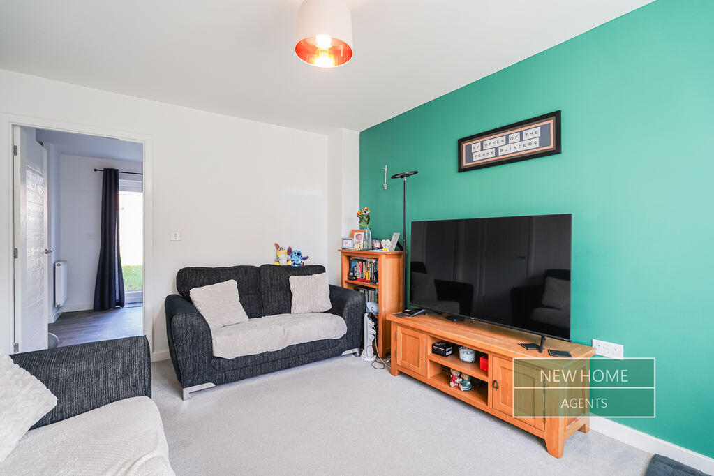 Stock Dove Close, Hinckley, LE10 3FD photo 3