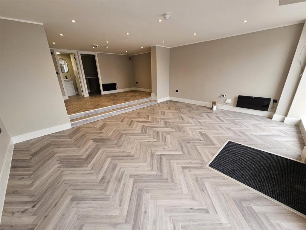 Main image of property: Mansfield Road, Daybrook, Nottingham, Nottinghamshire, NG5