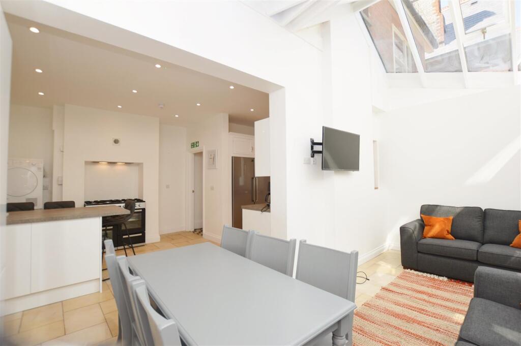 Linden, Craven Road - View 6