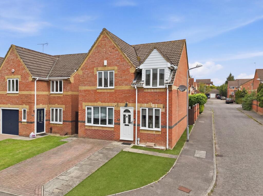 Main image of property: DUPRE CLOSE, Chafford Hundred, Grays