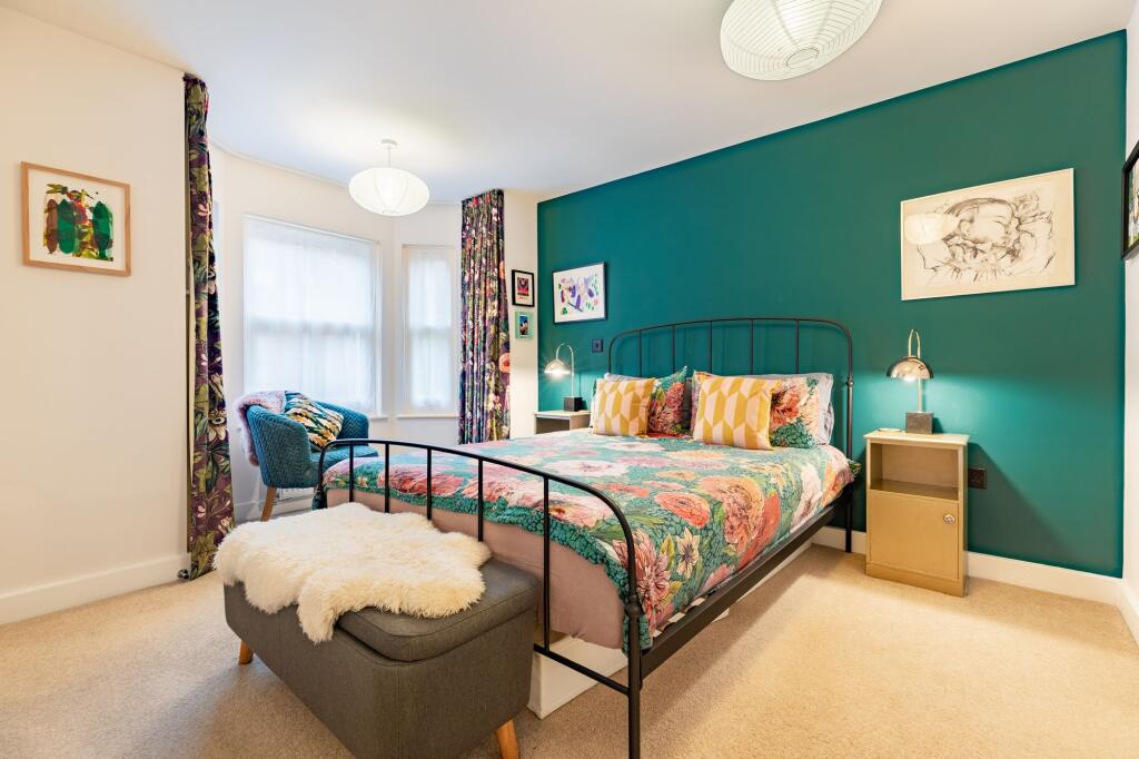 Warwick Avenue, Bedford, MK40 photo 3