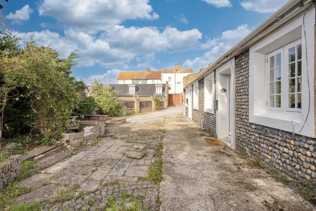House in Ramsgate, St. Lawrence - View 4