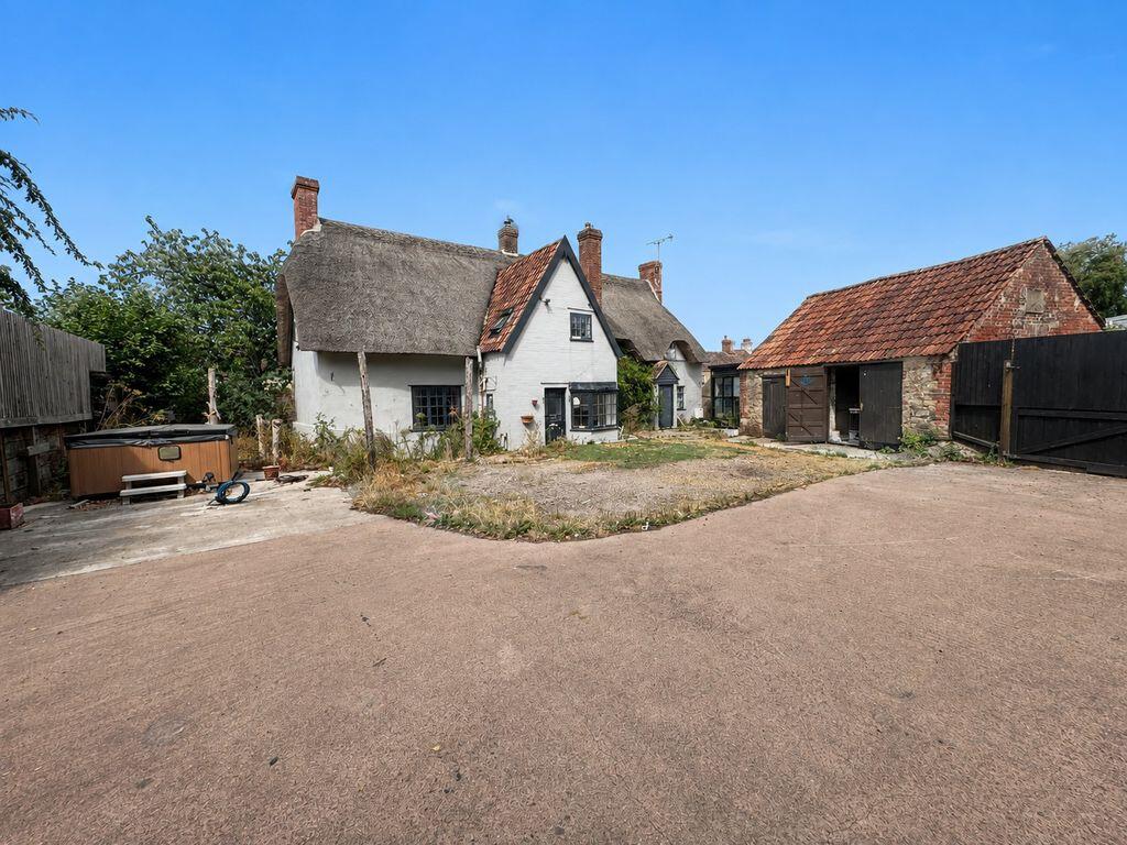 House in Dorchester, Sturminster Newton - More