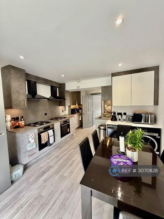 Main image of property: Donnington Road, Reading, RG1