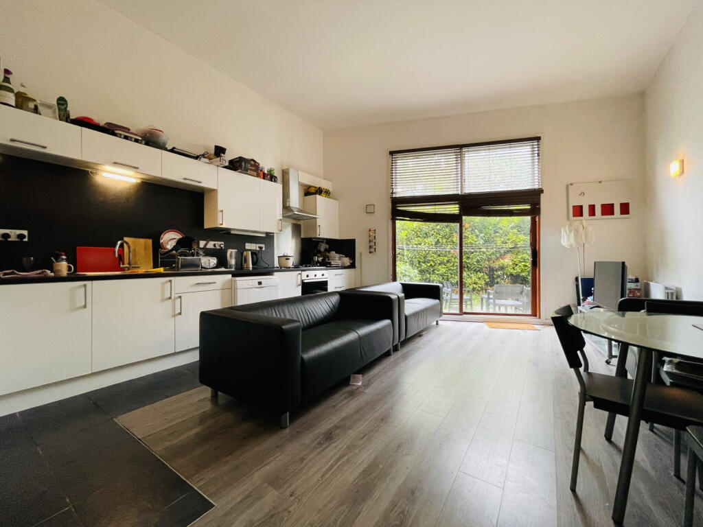 House in London - View 3