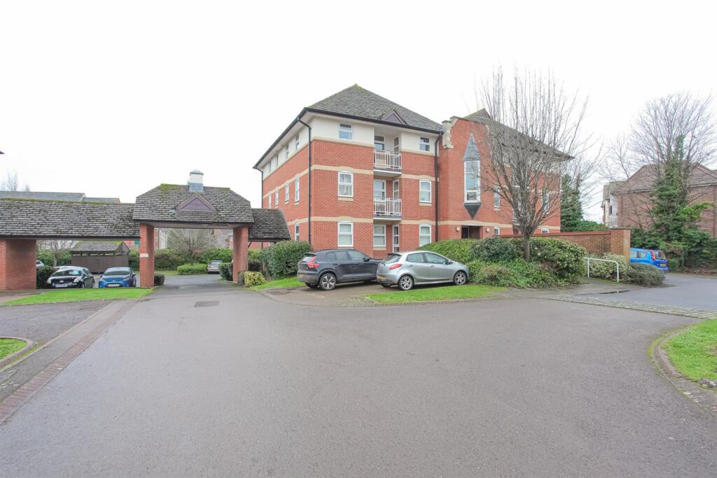 Main image of property: Jackman Close, Abingdon
