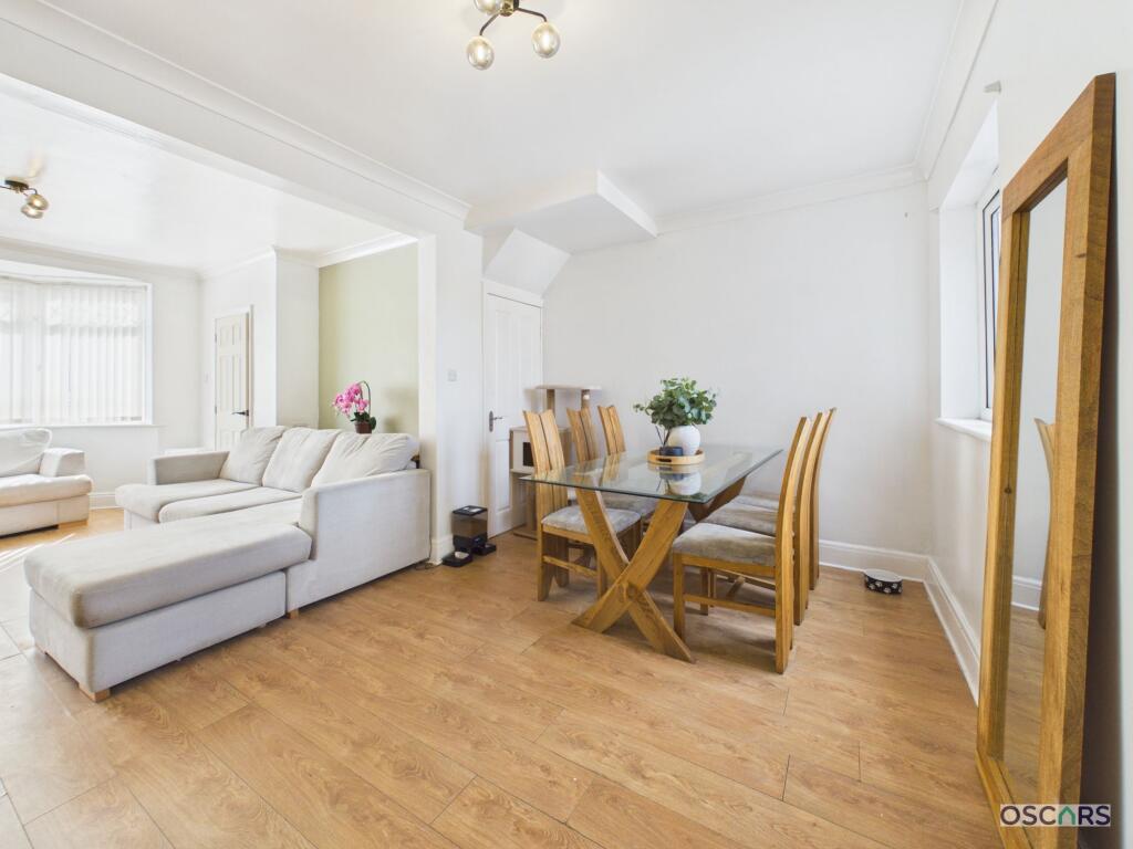 House in Hull - View 4