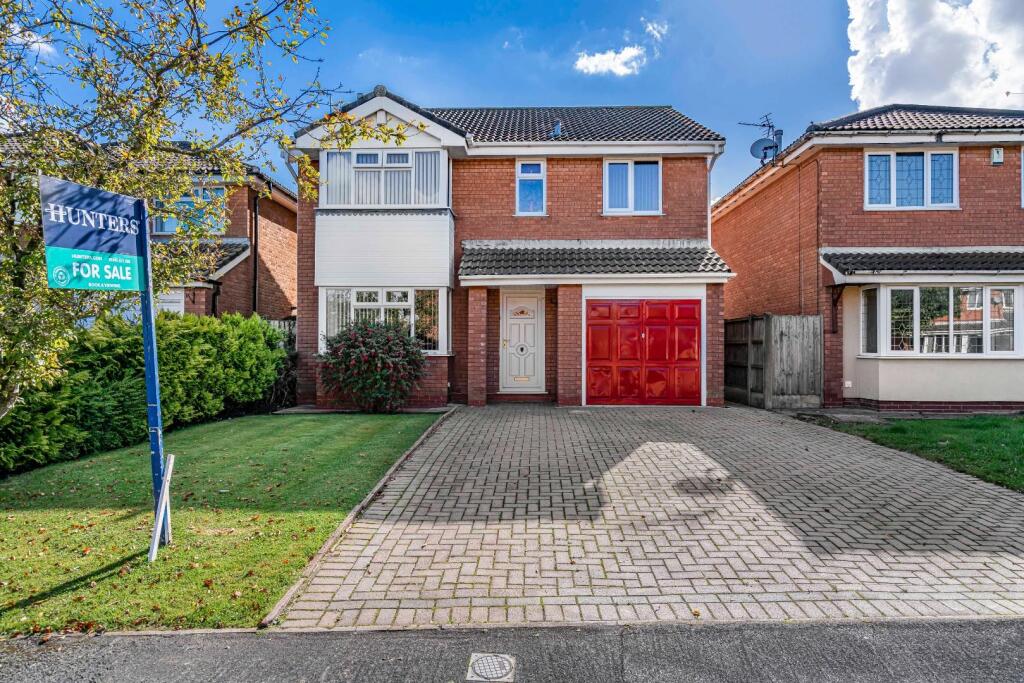 4-bed detached on Pennine Lane, Golborne, Warrington, £300,000