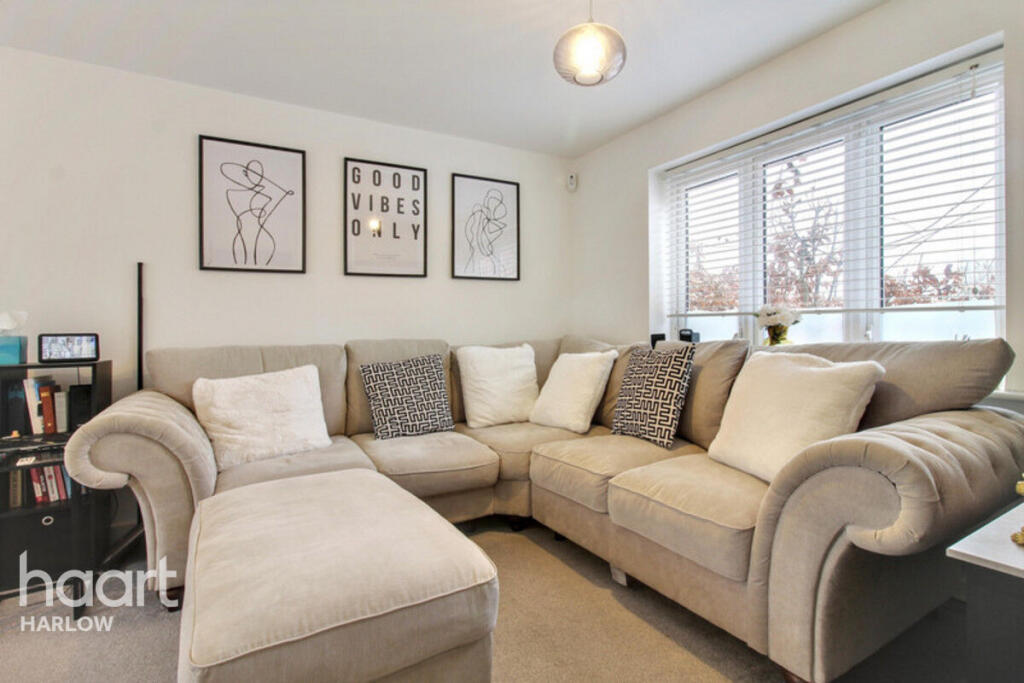 Bracewell Place, Harlow photo 3