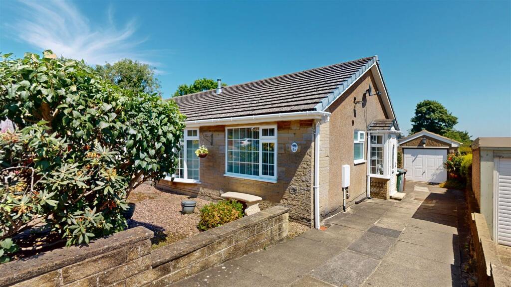 Main image of property: Oakleigh Avenue, Clayton, Bradford