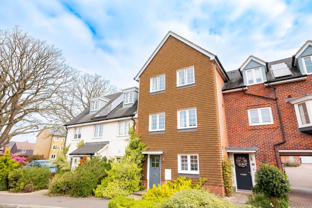 Main image of property: Jubilee Drive, Church Crookham, Hampshire, GU52