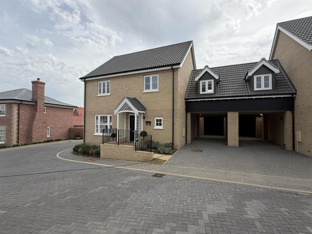 4-bed detached on Ethelwold Drive, Wickham Market, Woodbridge, £500,000