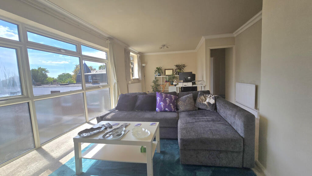 Apartment in Bromley - View 4