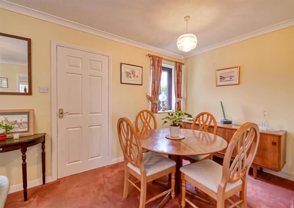 14 Fairfield, Bridgnorth, Shropshire photo 4