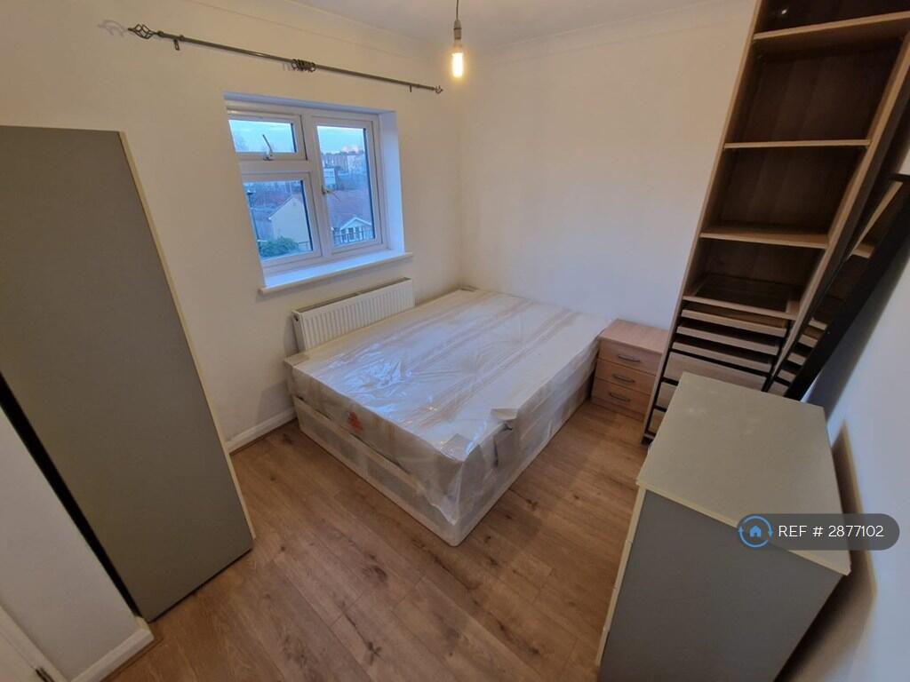 5 bedroom terraced house for rent