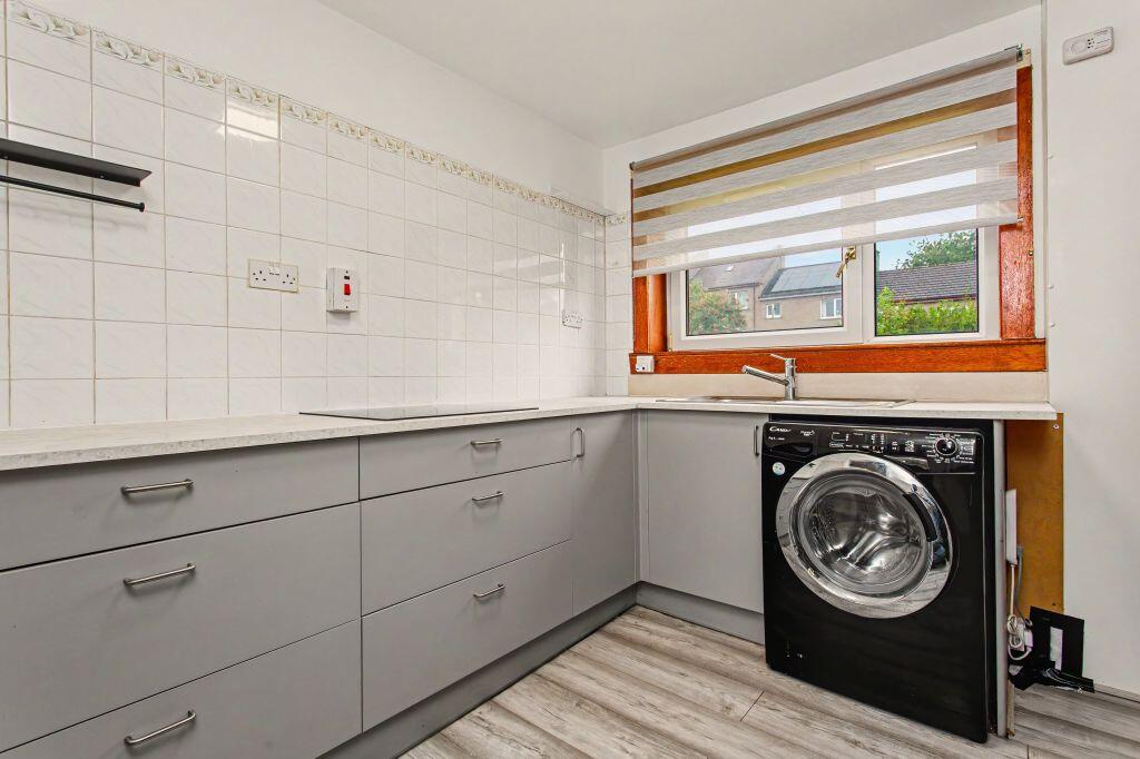 Apartment in Paisley, Renfrewshire - View 5
