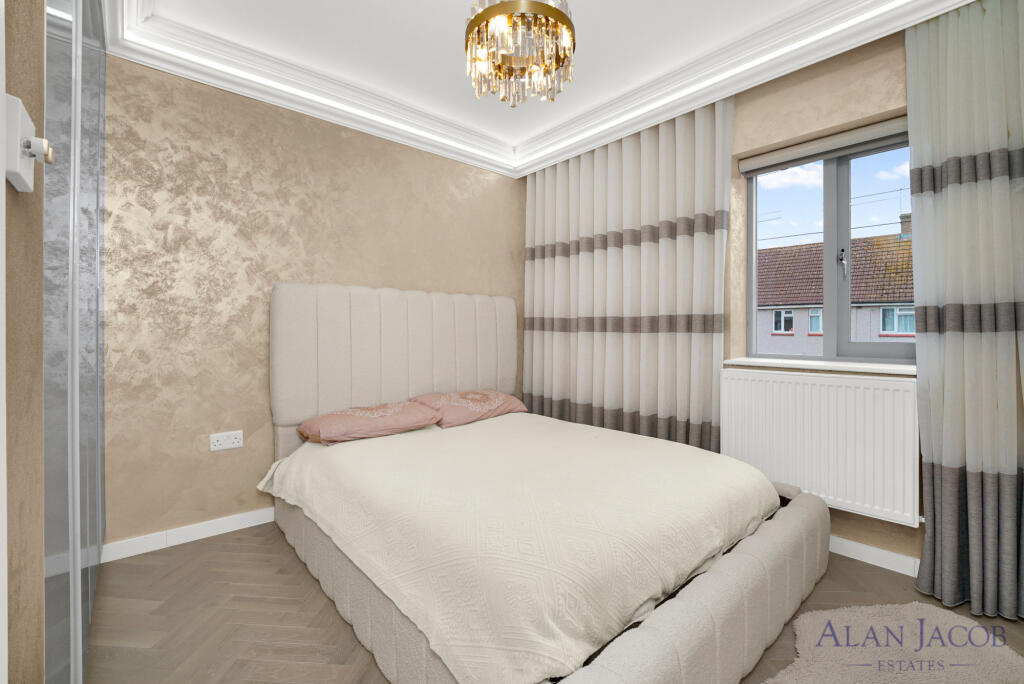 House in Romford - View 4