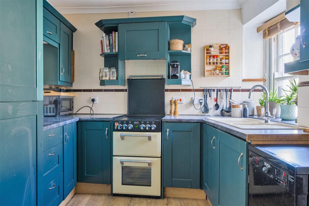 House in East Devon, Downs Corner, Woodbury - More