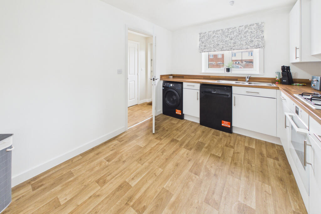 Woodpecker Close, Lydney, GL15 5FY photo 3