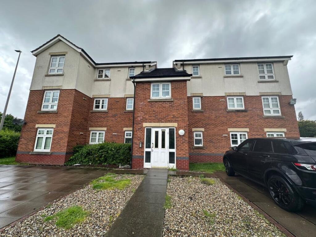 2-bed flat on 5 Magnolia Drive, Walsall, West Midlands, WS5 4SP, £70,000