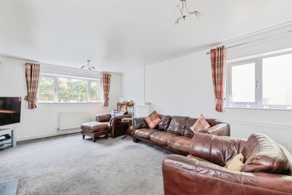 House in Coventry, Potters Green - More