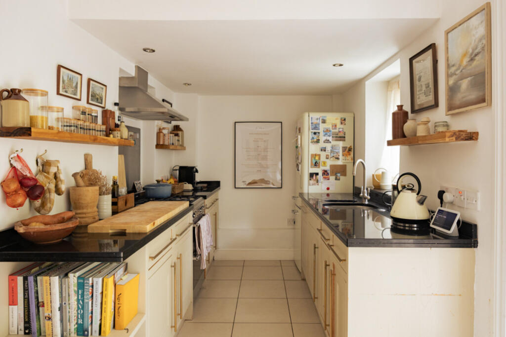 Apartment in London - View 5
