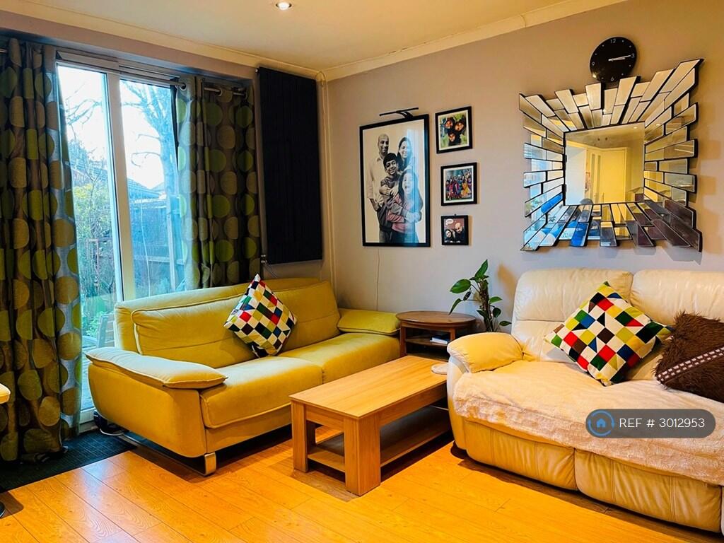 House in Enfield - More