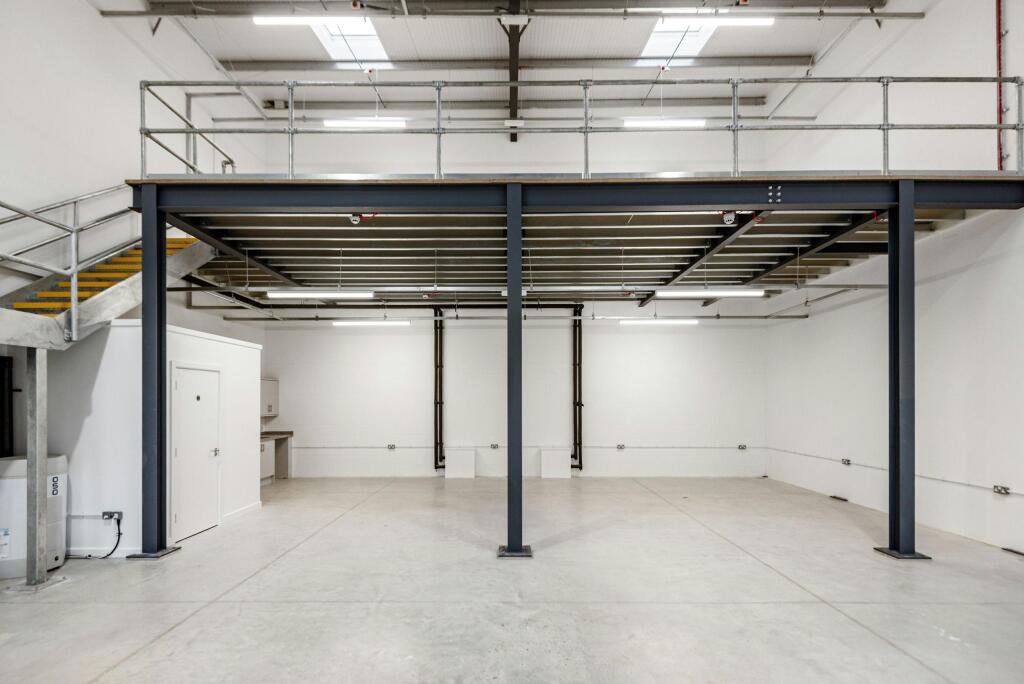 Thirkill Park unit 21 mezzanine.jpeg