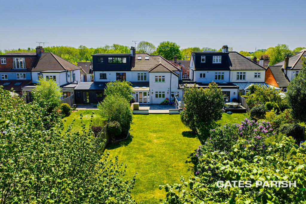 Cranston Park Avenue, Upminster, RM14 photo 3