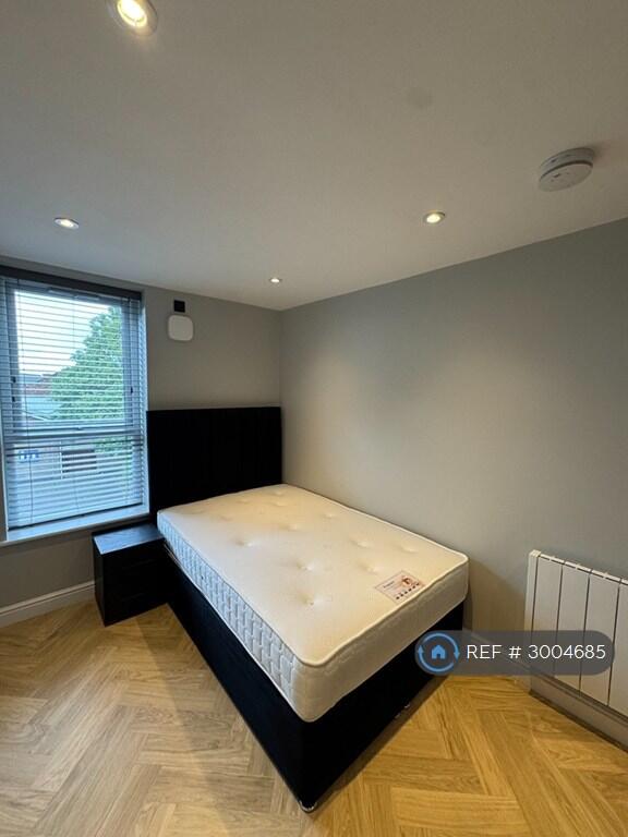 Apartment in Doncaster - View 4