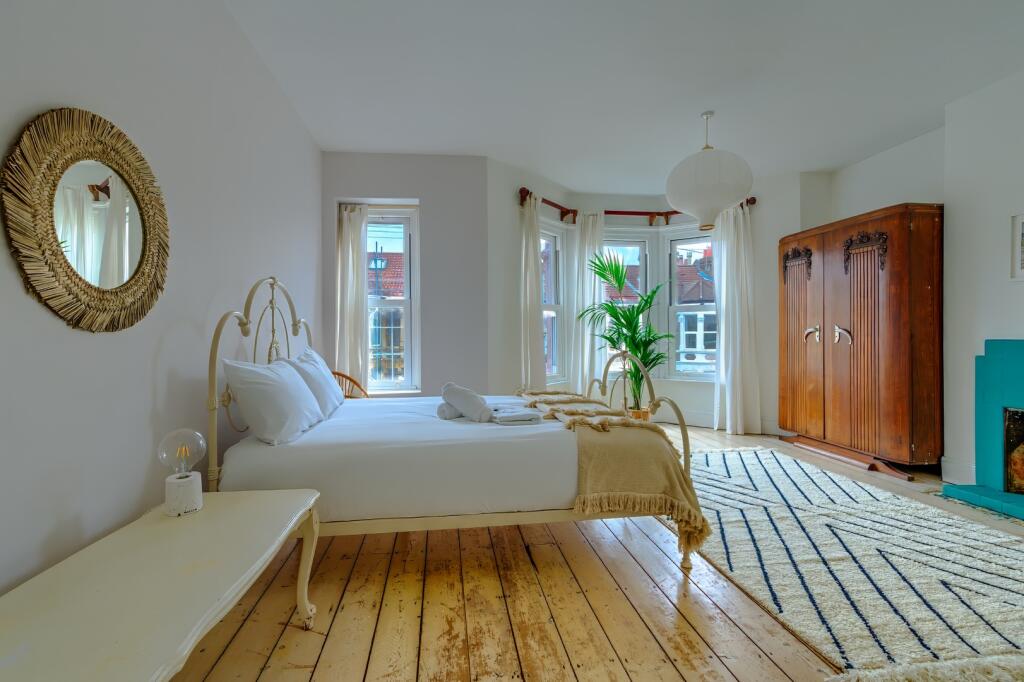 House in Bristol - View 4