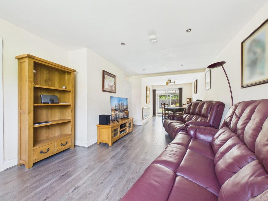 House in Newport - More