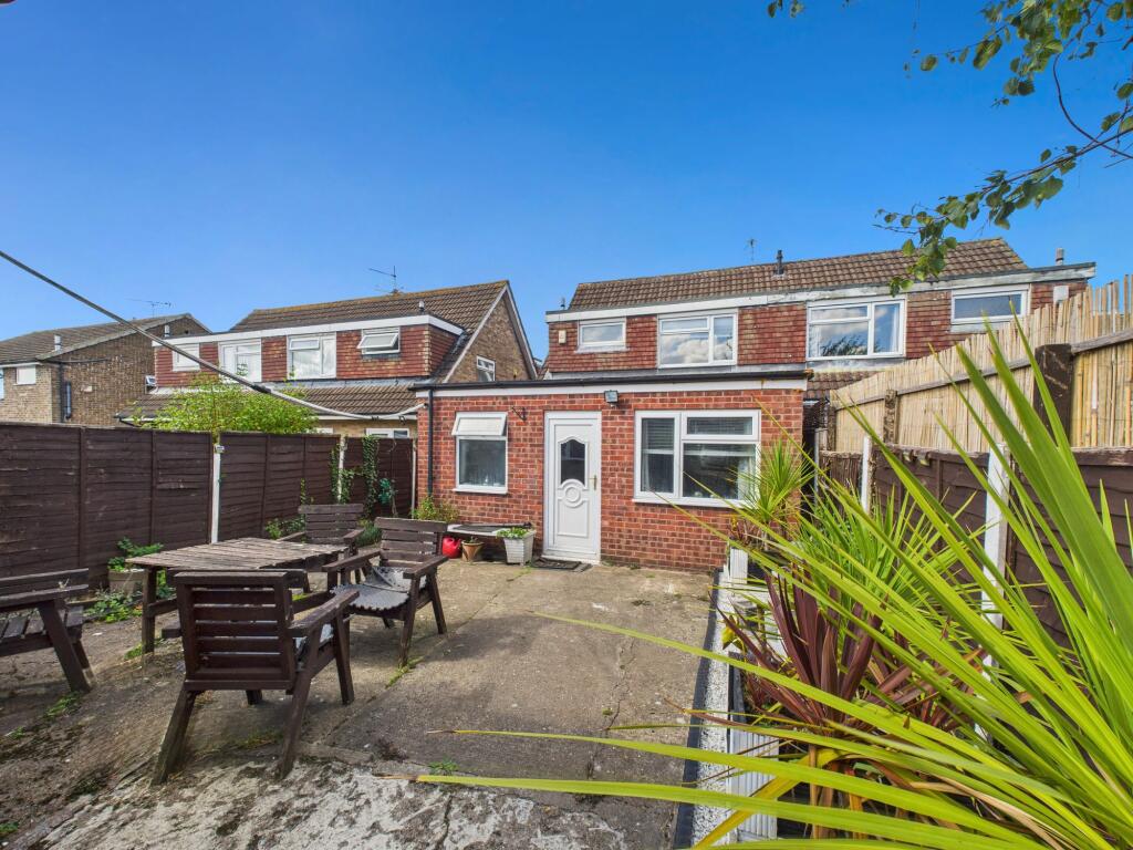House in Gedling, Nottinghamshire - View 4