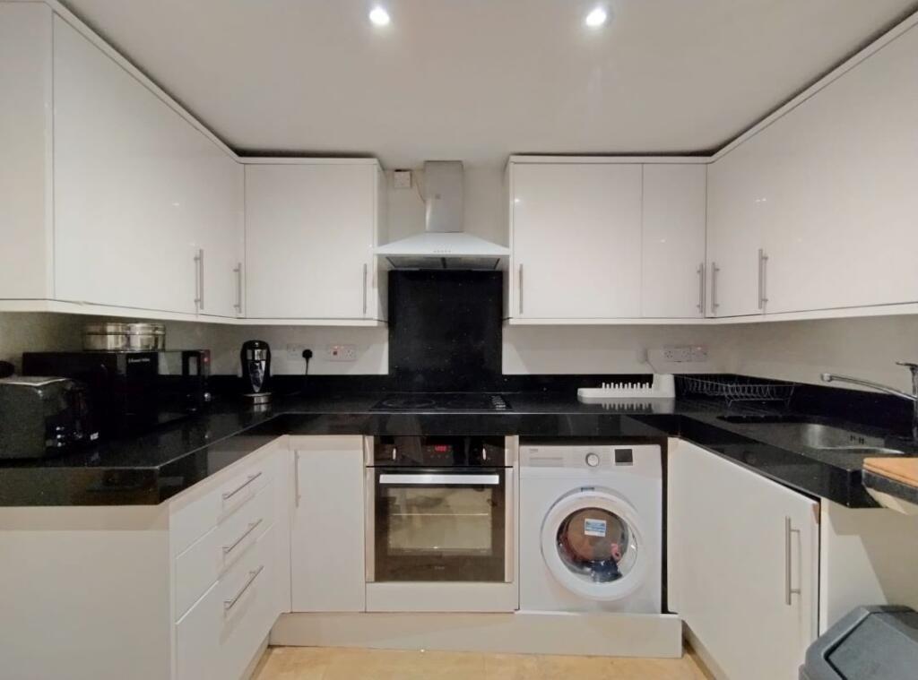 House in London - View 5