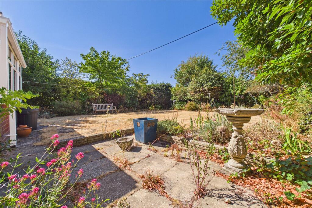 Woodlands Avenue, Burghfield Common, Reading, Berkshire, RG7 photo 3