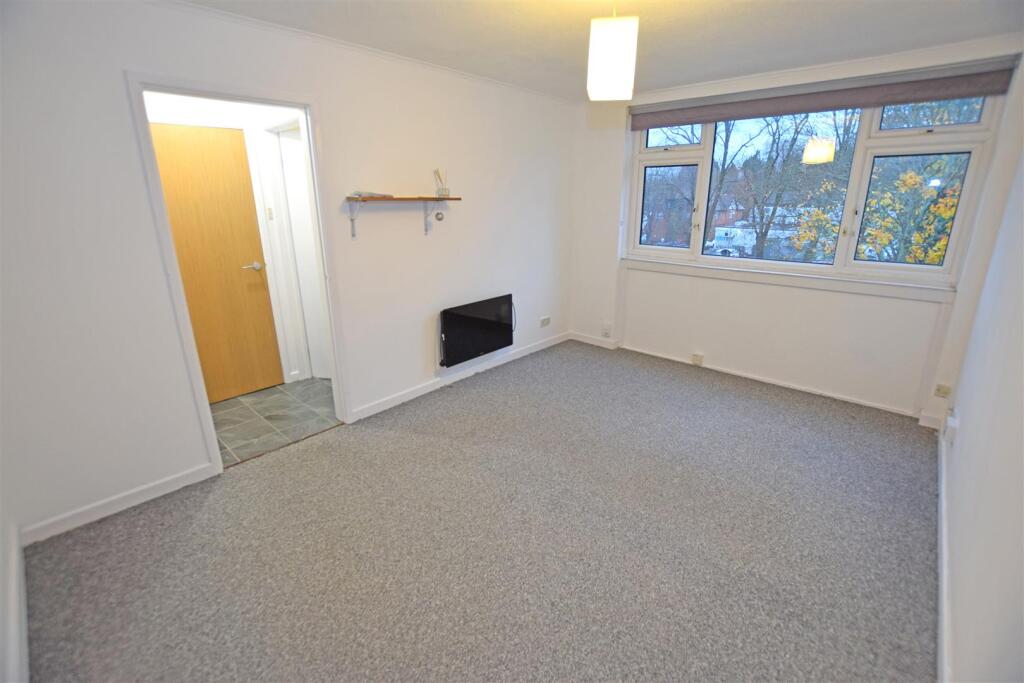 Main image of property: Llanishen Court, Llanishen