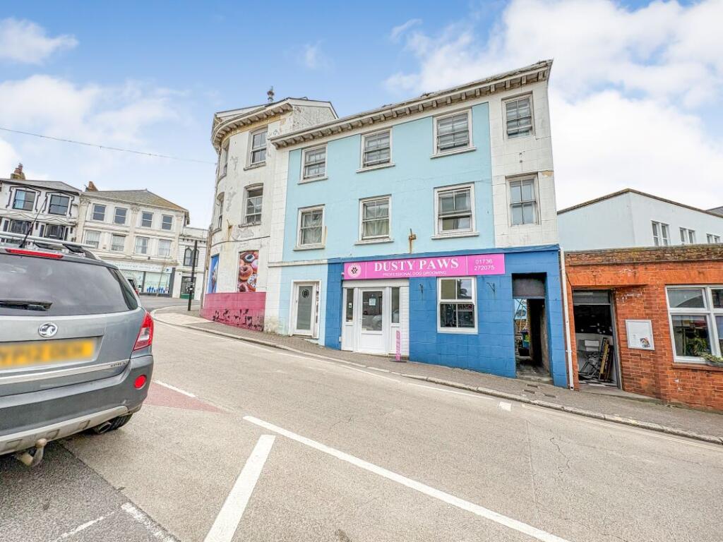 Main image of property: Flat 2, 9 Albert Street, Penzance, Cornwall, TR18 2LR