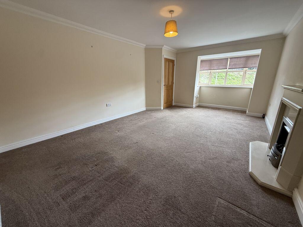 House in Dudley, West Midlands - View 3