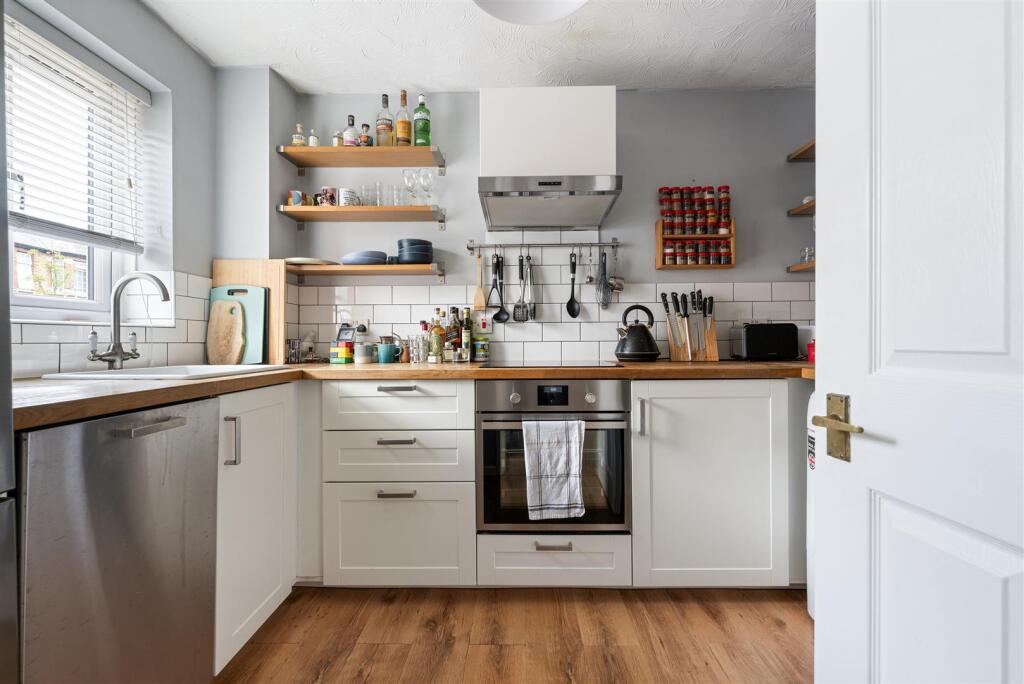 Apartment in London, Leyton - View 3