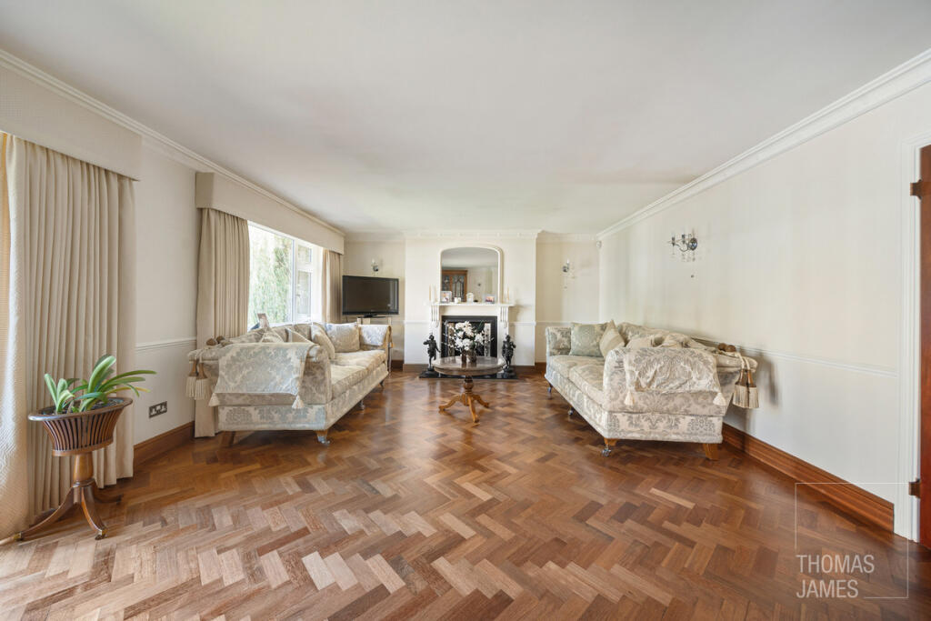 Orchardmede, London, N21 photo 3