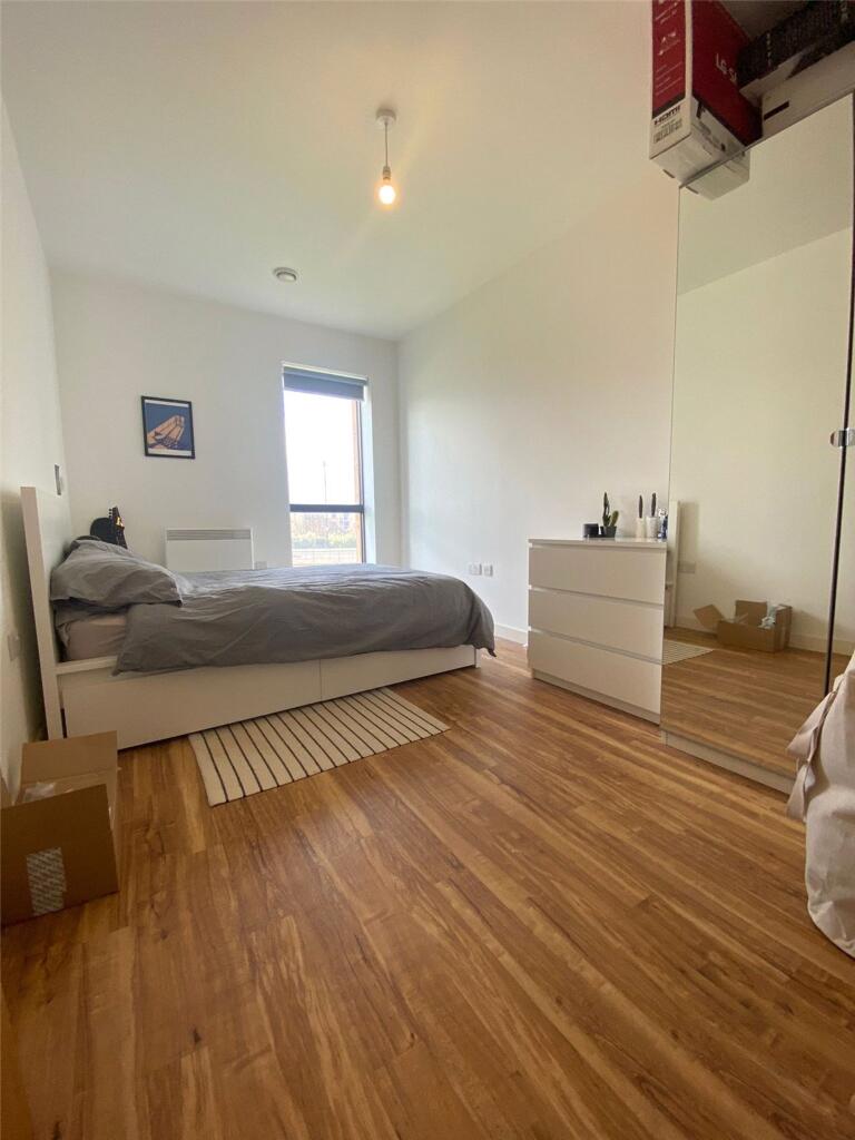 Apartment in Leeds, West Yorkshire - More