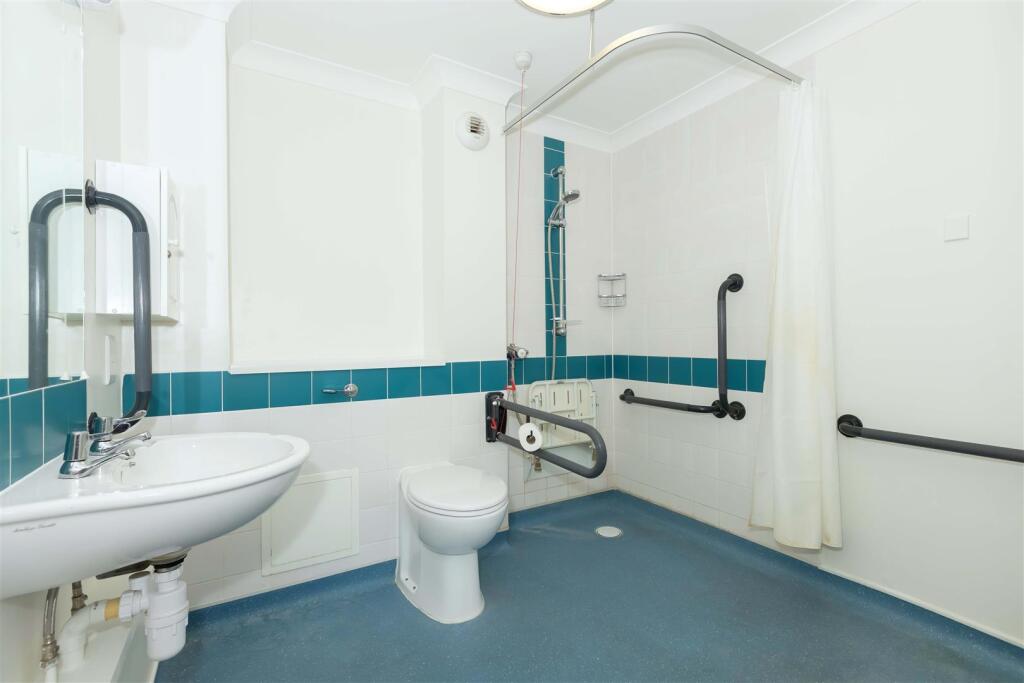 Apartment in Brighton - View 5