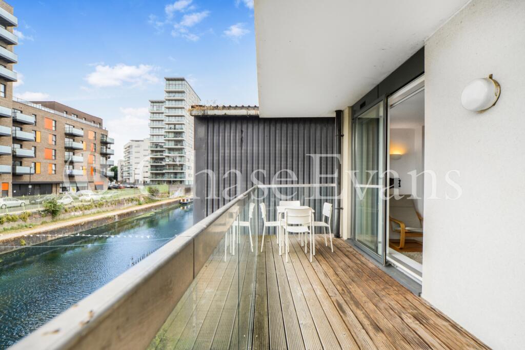 Apartment in London, Thomas Road Industrial Estate, Poplar - More