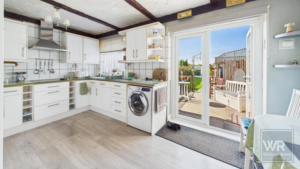 1 Alderman Walk, Stanford-Le-Hope, Essex, SS17 8DA photo 4